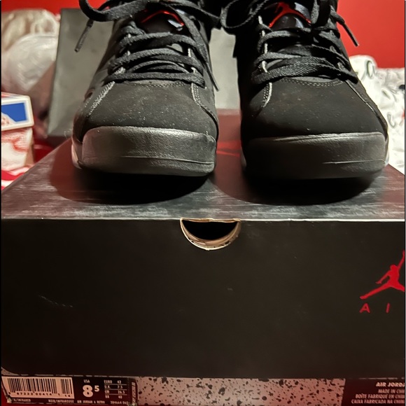Brand New Jordan Retro 6 size 8.5 - Picture 2 of 2